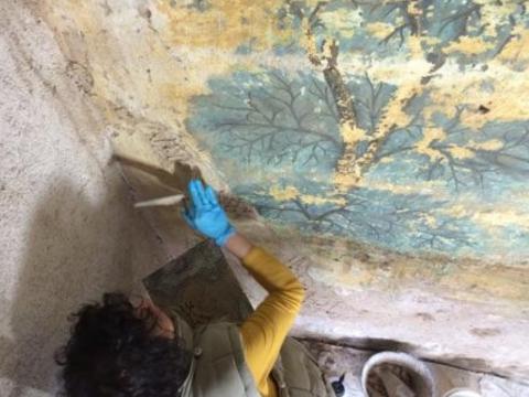 Restauration d’une peinture murale
